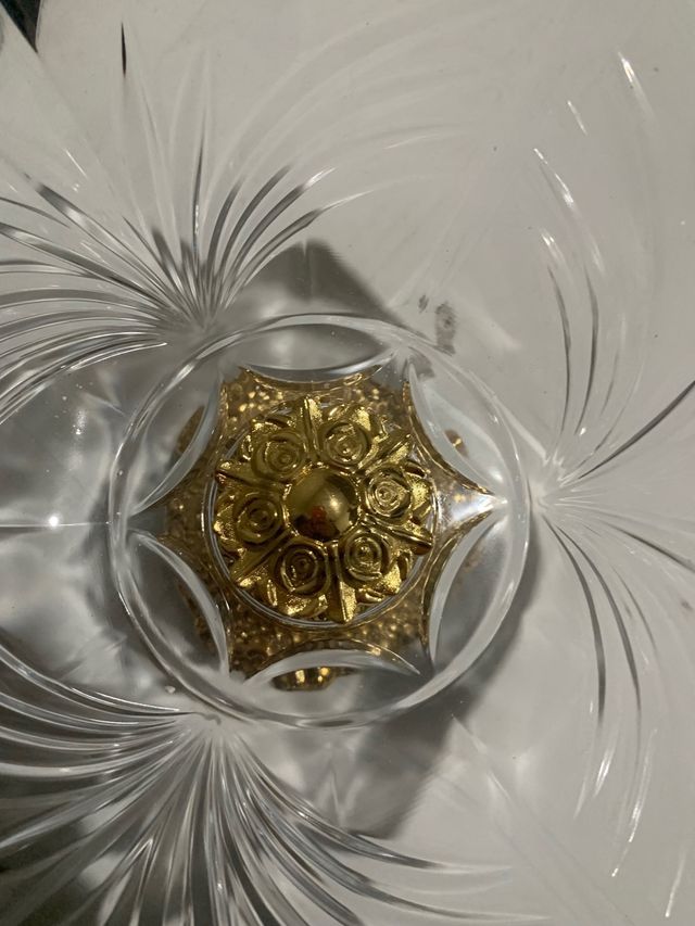 Centro tavola in vetro e metallo dorato