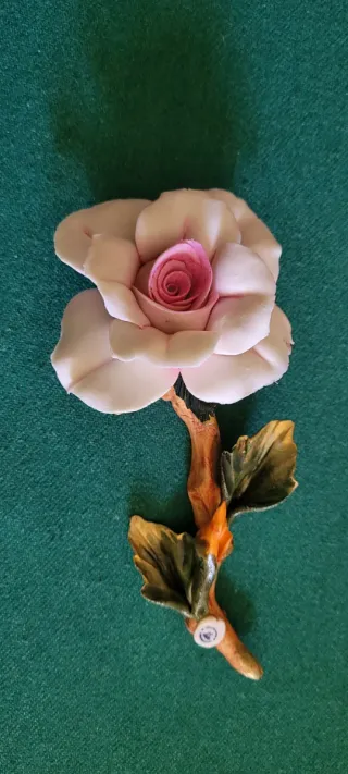 Soprammobile Capodimonte Fiore Rosa