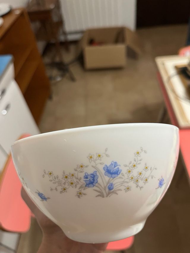 Ciotola in porcellana con fiori