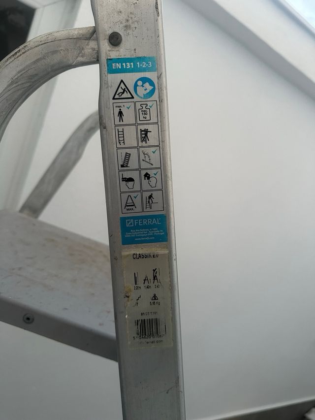 Escaleras de aluminio de 7 peldaños