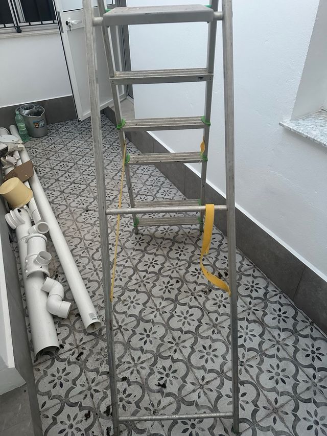 Escaleras de aluminio de 7 peldaños