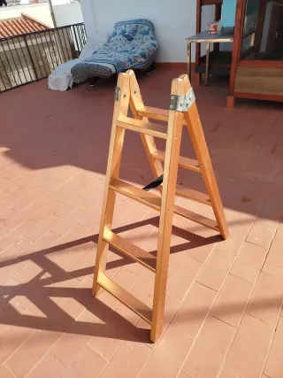 Escalera de madera 110 cm
