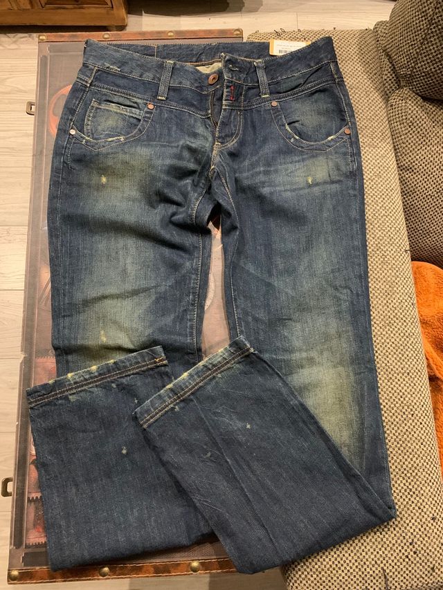 Pantalón vaquero tiro bajo