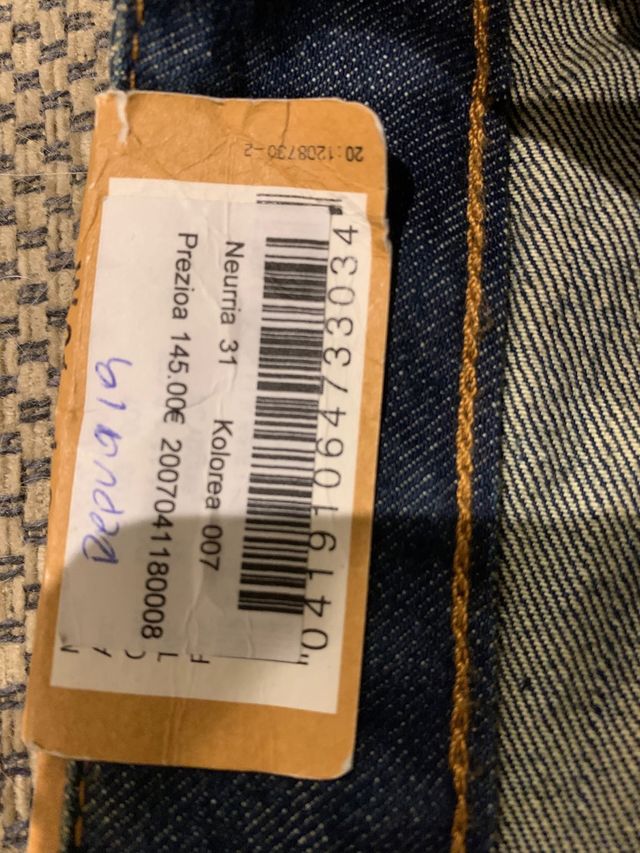 Pantalón vaquero tiro bajo