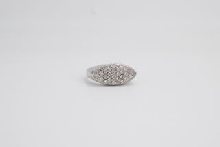 049-01-00047Anillo oro blanco 18k con diamantes