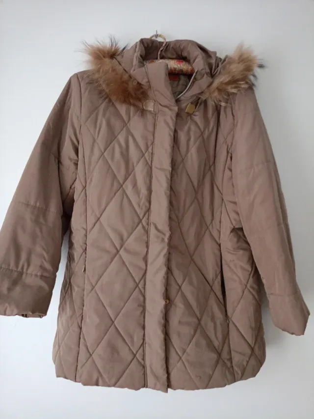 Cazadora acolchada mujer beige