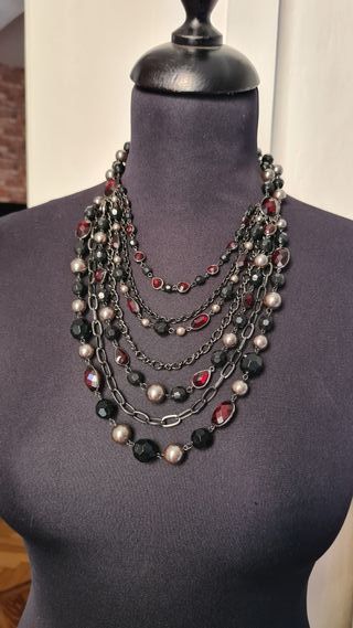Collana multistrato gotica con vetri rossi
