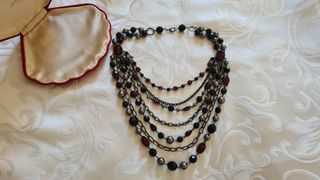 Collana multistrato gotica con vetri rossi