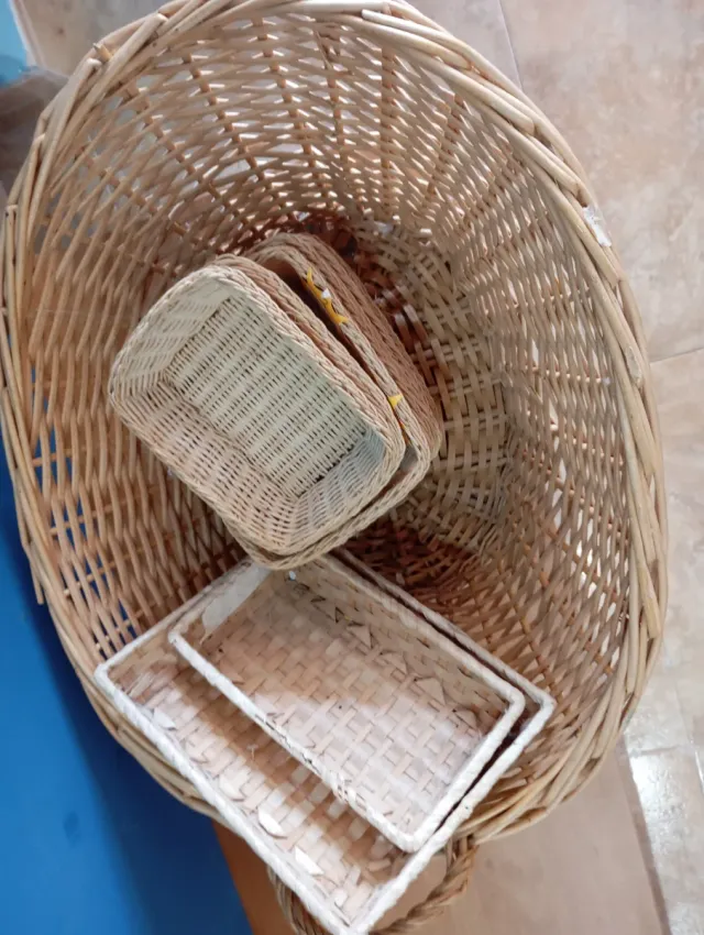 Liquidazione del negozio: accessori e scaffali ecc