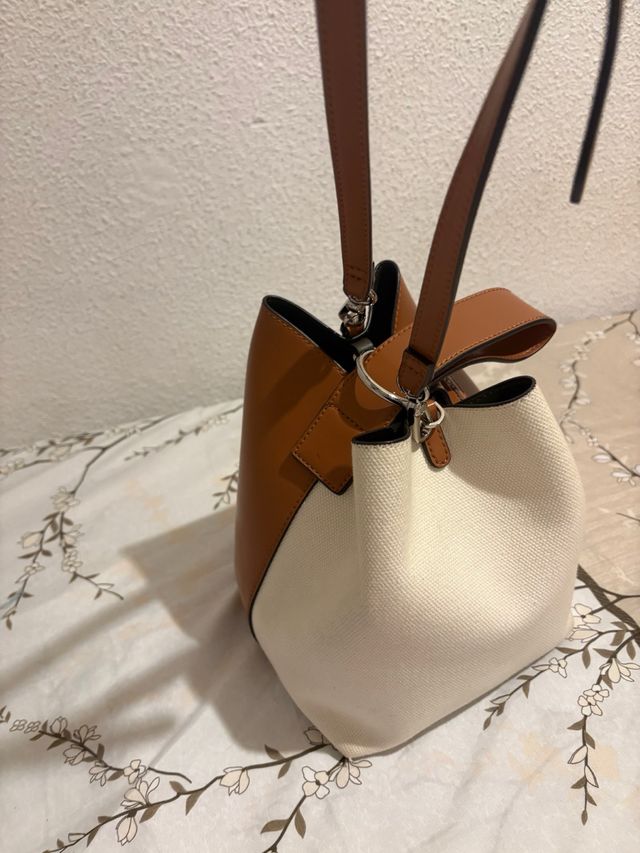 Bolso Charles & Keith Beige y Marrón
