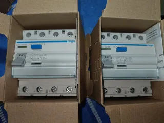 2 Interruptores Diferenciales Hager CDC440M