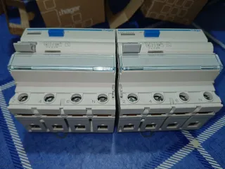 2 Interruptores Diferenciales Hager CDC440M