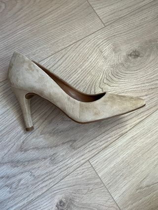 Zapatos tacón Dansi aterciopelados beige talla 34