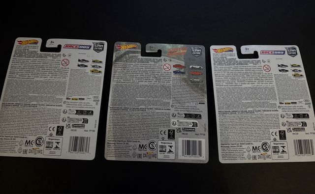 3 Hot Wheels Premium