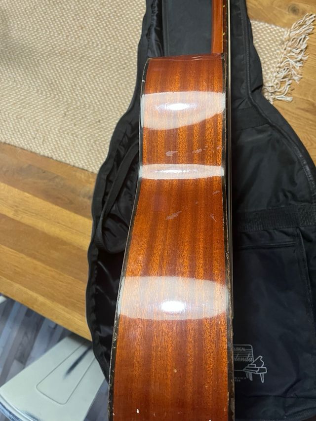 Chitarra classica con custodia di Vicente Sanchis