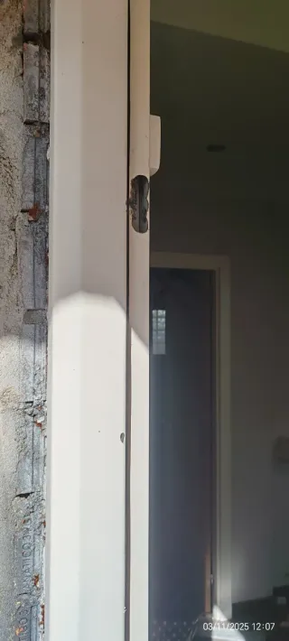 Puerta de entrada 2,10 de alto x 0.90 de ancho