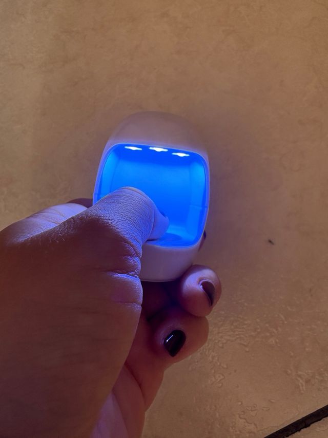 Set Manicure - mini macaron lamp e Layla Polish