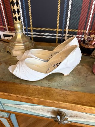Zapatos SENORITA blancos peep toe