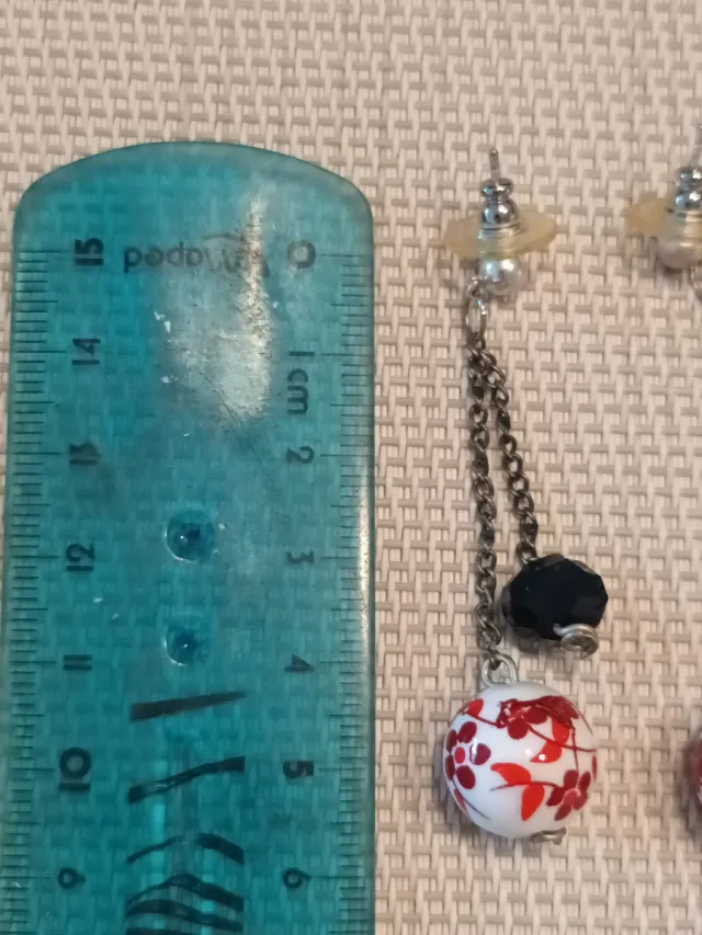 Pendientes cadenas con bolas decoradas