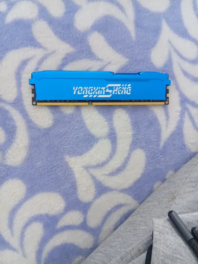 2 Memorias RAM DDR3 (4GB + 8GB)