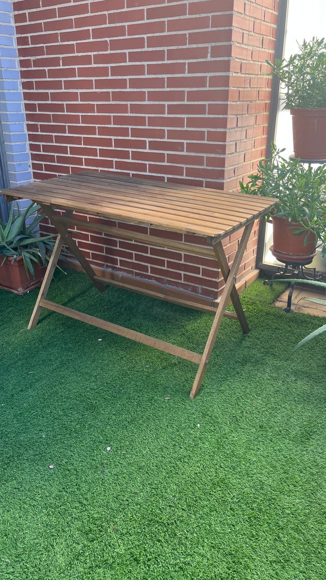 Tavolo da giardino pieghevole in legno