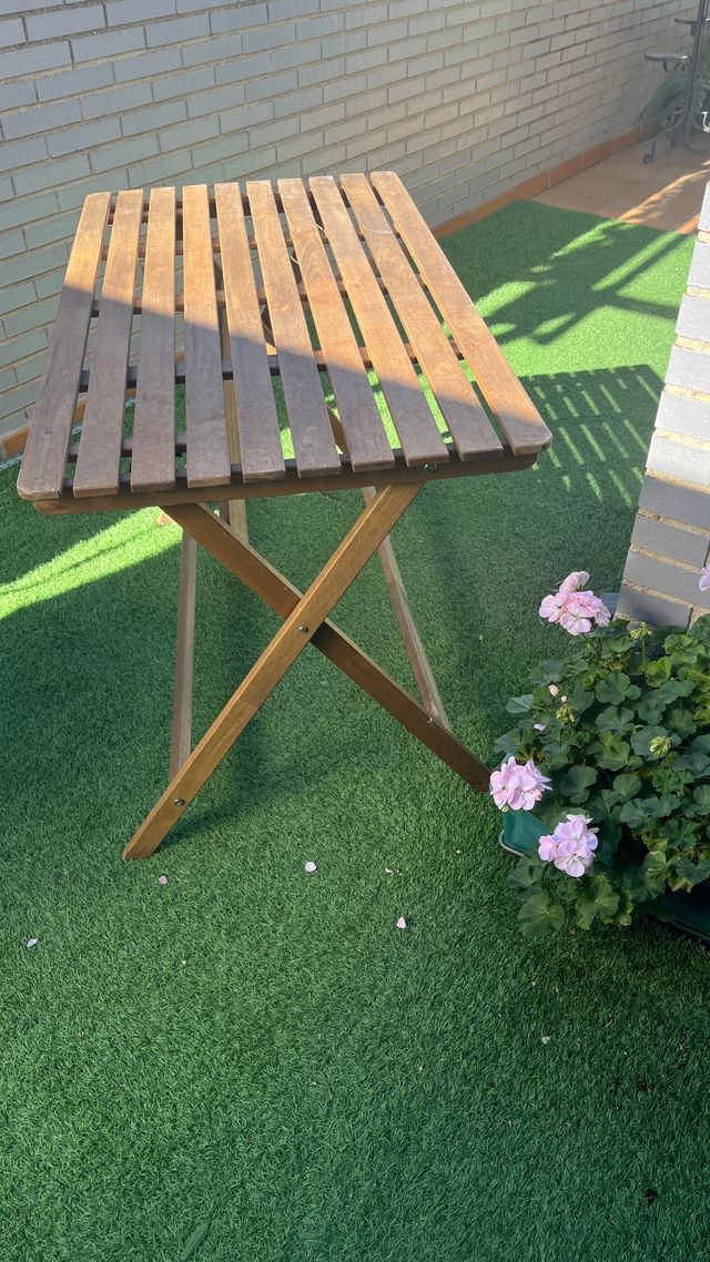 Tavolo da giardino pieghevole in legno