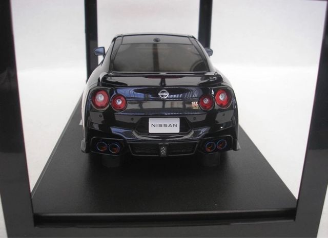 Nissan GT-R R35 1:18 Takumi