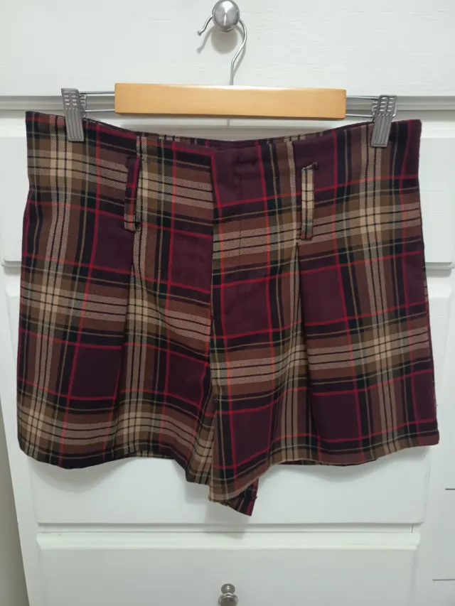 Pantalón corto cuadros marrón y rojo