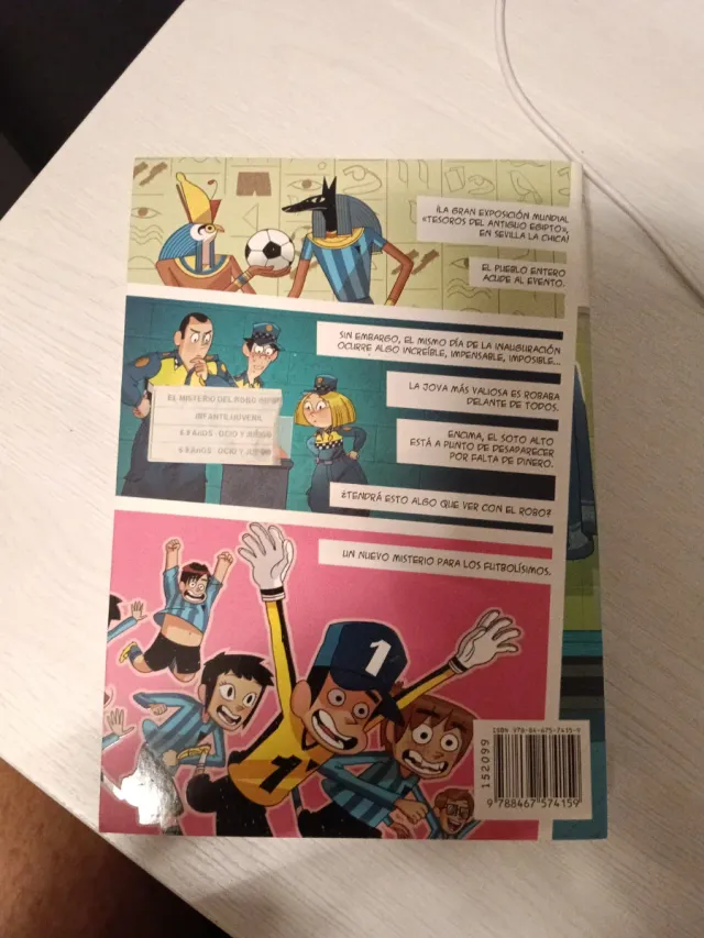 Los Futbolísimos 5: El misterio del robo imposi...