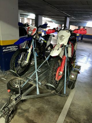 Alquilo carro 3 motos