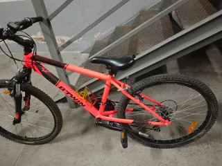 Bicicleta Infantil B'TWIN 24