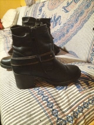 Botines negros mujer casi nuevos
