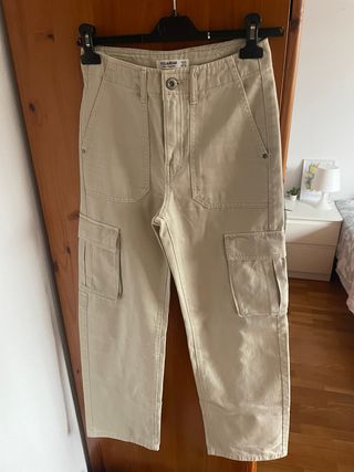 Pantalón cargo Pull&Bear beige