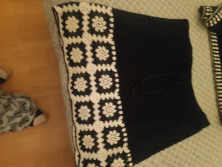 Conjunto Chaqueta y Falda Ganchillo Hecho a Mano