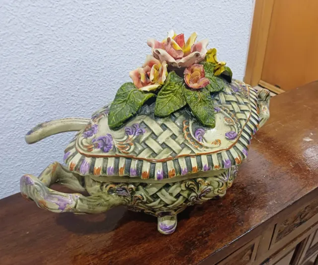 Sopa de Flor Cerâmica Vintage