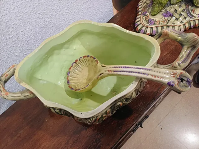 Sopa de Flor Cerâmica Vintage