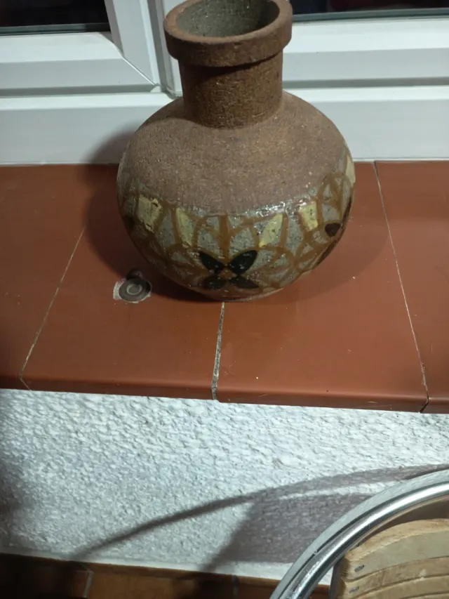 Jarrón de barro esmaltado