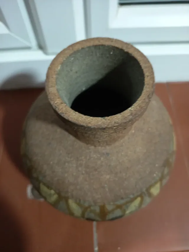 Jarrón de barro esmaltado