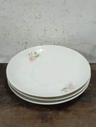 Liquidazione di Natale 3 Piatti di porcellana con