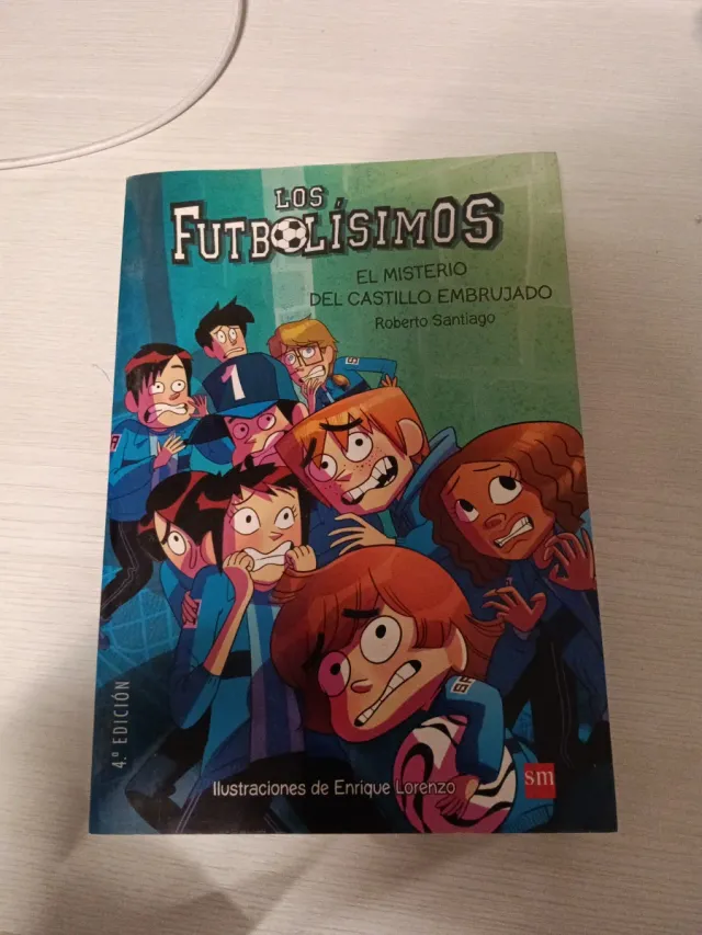 Los Futbolísimos 6: El misterio del castillo em...