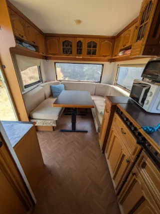 Caravana 4 plazas con avance