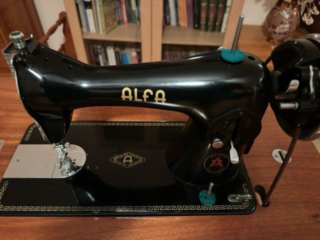 Máquina de Coser Alfa Mod. 42 - 1960