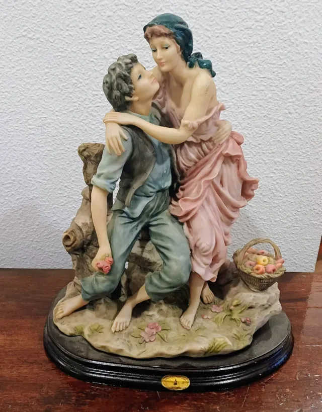 Figura vintage cerámica y madera pareja