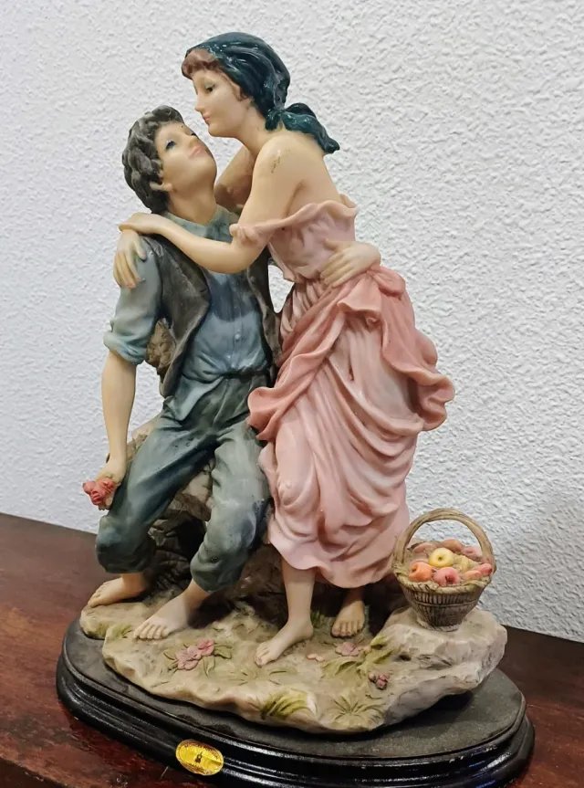 Figura vintage cerámica y madera pareja