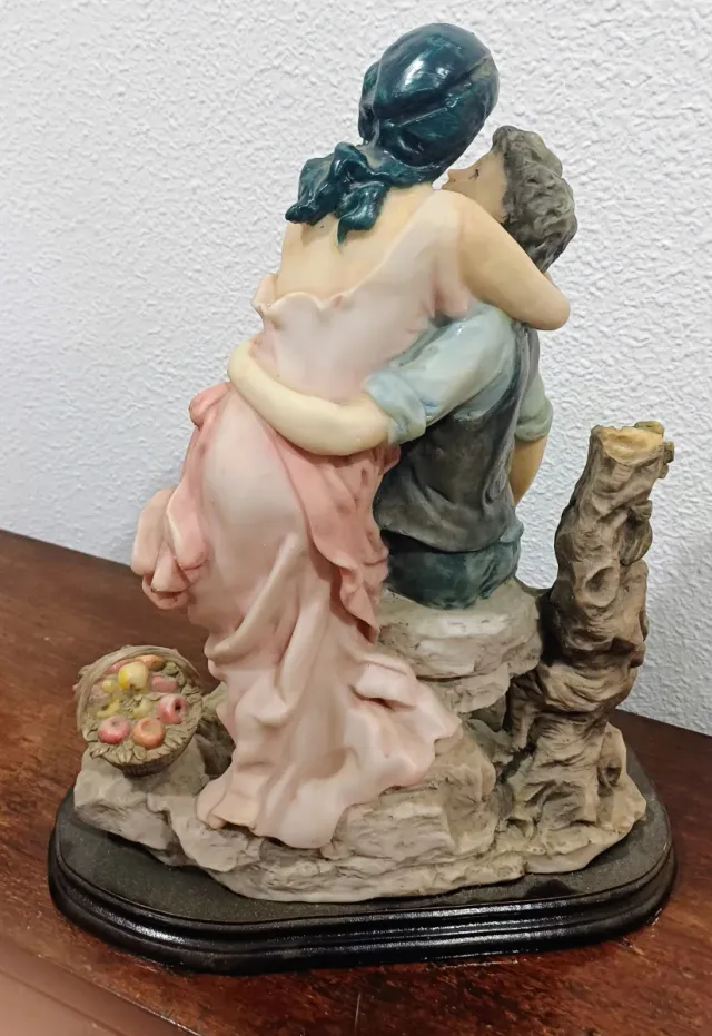 Figura vintage cerámica y madera pareja