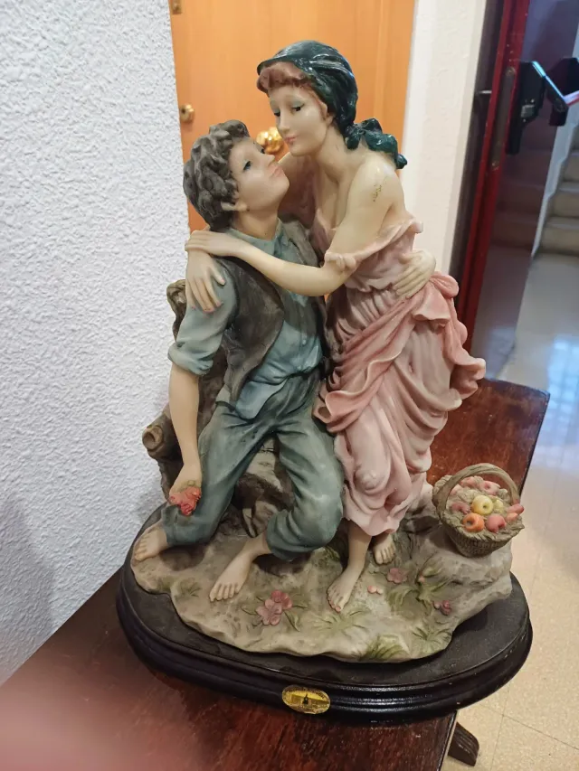 Figura vintage cerámica y madera pareja