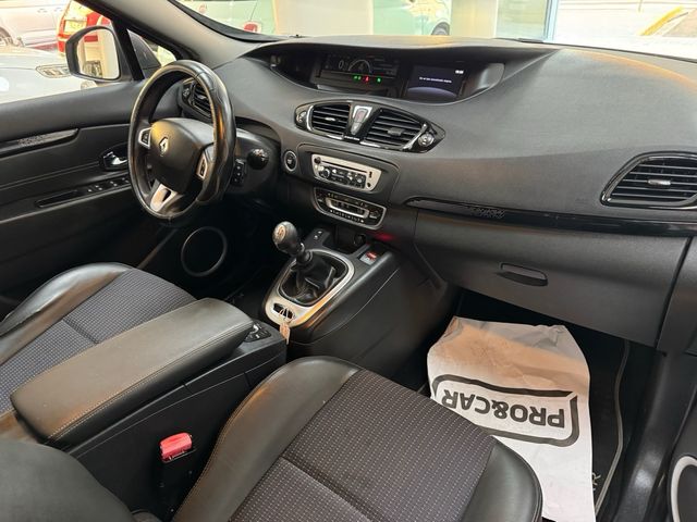 Renault Grand Scenic 2012