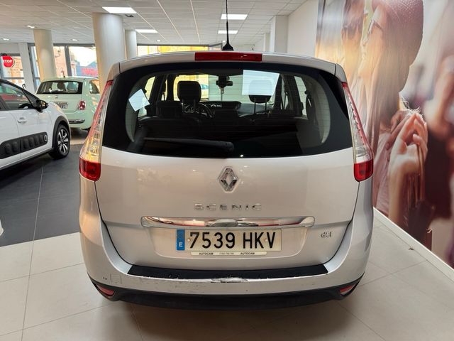 Renault Grand Scenic 2012