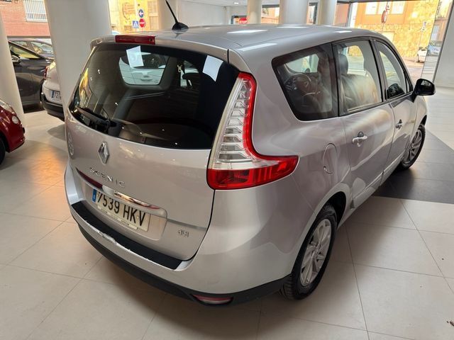 Renault Grand Scenic 2012