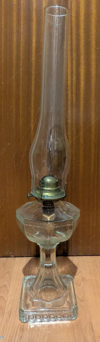 Quinqué de cristal antiguo